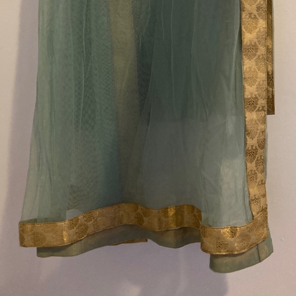 Shalwar Kameez - Worn Once! - Picture 4 of 5